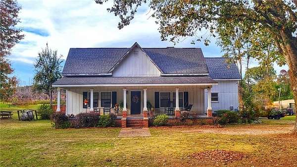 2 Acres of Residential Land with Home for Sale in Waverly, Alabama