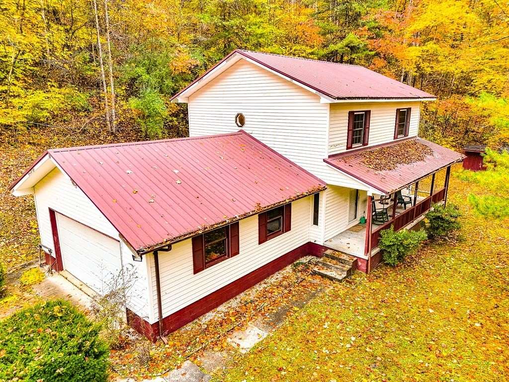 5 Acres of Residential Land with Home for Sale in Breaks, Virginia