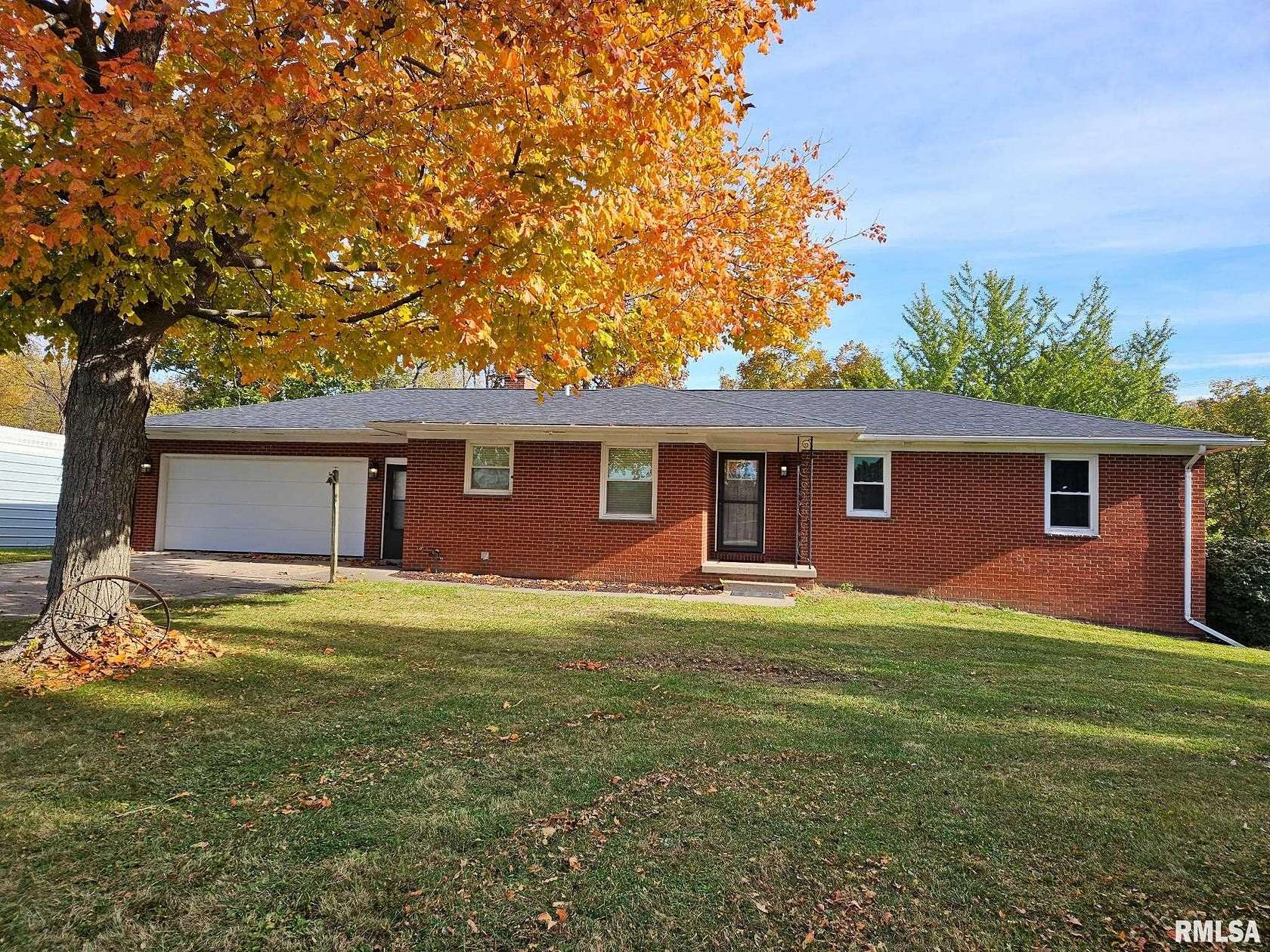 7.69 Acres of Residential Land with Home for Sale in Blue Grass, Iowa