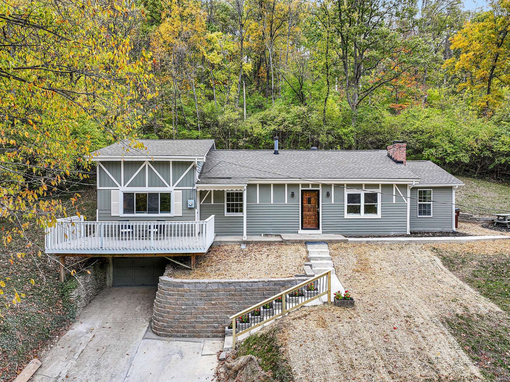 1.55 Acres of Residential Land with Home for Sale in Villa Hills, Kentucky