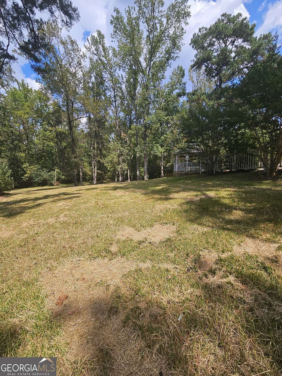 1.58 Acres of Residential Land with Home for Sale in Sandersville, Georgia