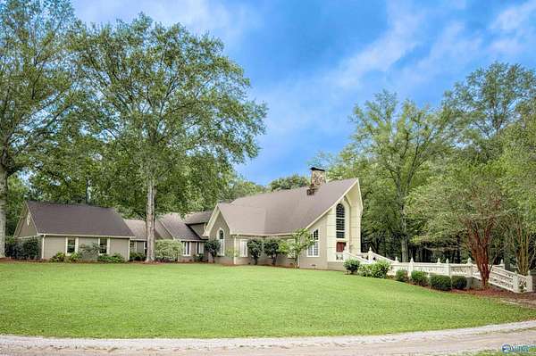 5 Acres of Residential Land with Home for Sale in Decatur, Alabama