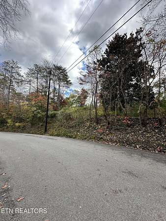 1 Acre of Residential Land with Home for Sale in Sevierville, Tennessee
