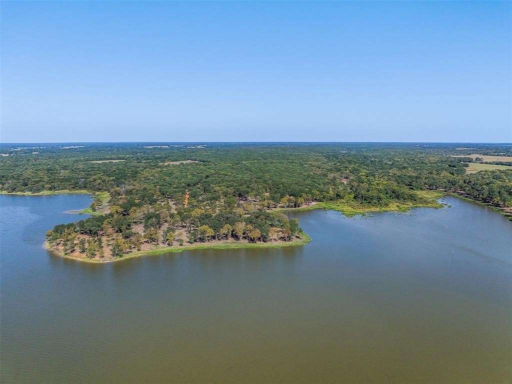 325 Acres of Land for Sale in Groesbeck, Texas