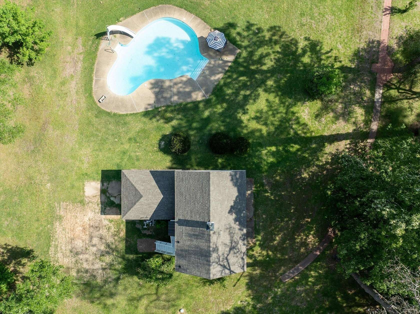 13 Acres of Land with Home for Sale in Columbia, Mississippi