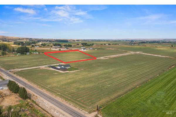 5 Acres of Land for Sale in Emmett, Idaho