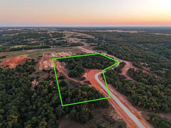 8 Acres of Residential Land for Sale in McLoud, Oklahoma