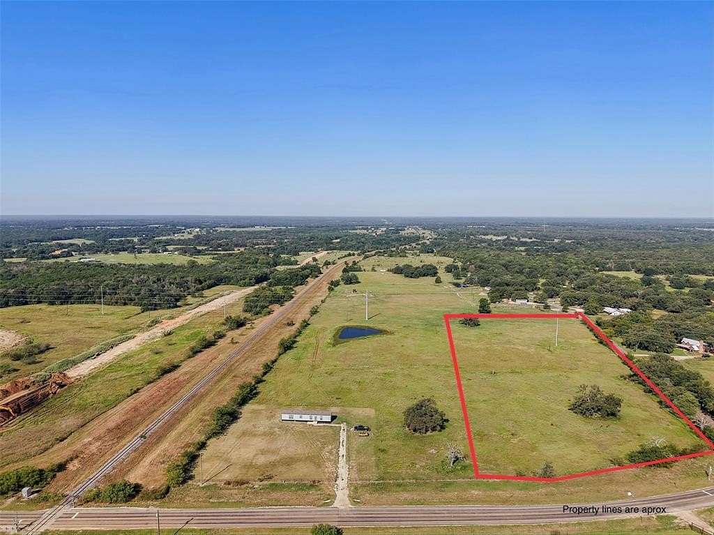 7 Acres of Residential Land for Sale in Fairfield, Texas