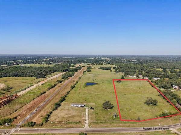 7 Acres of Residential Land for Sale in Fairfield, Texas