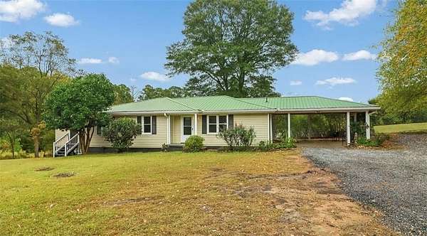 2 Acres of Residential Land with Home for Sale in Winston, Georgia