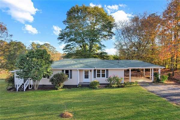 2 Acres of Residential Land with Home for Sale in Winston, Georgia