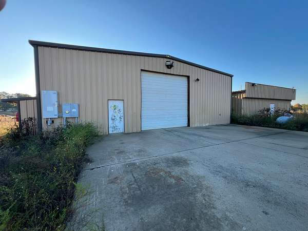 7.16 Acres of Improved Commercial Land for Sale in Damascus, Arkansas