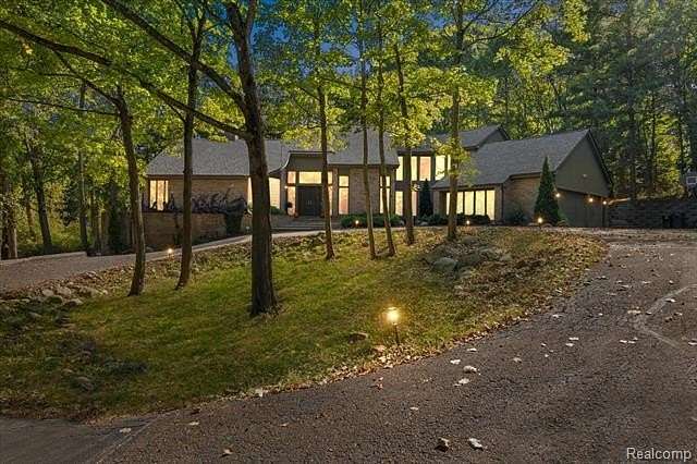 2 Acres of Residential Land with Home for Sale in Bloomfield Hills, Michigan