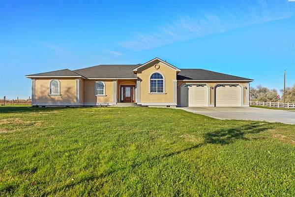 2.48 Acres of Improved Mixed-Use Land for Sale in Prosser, Washington