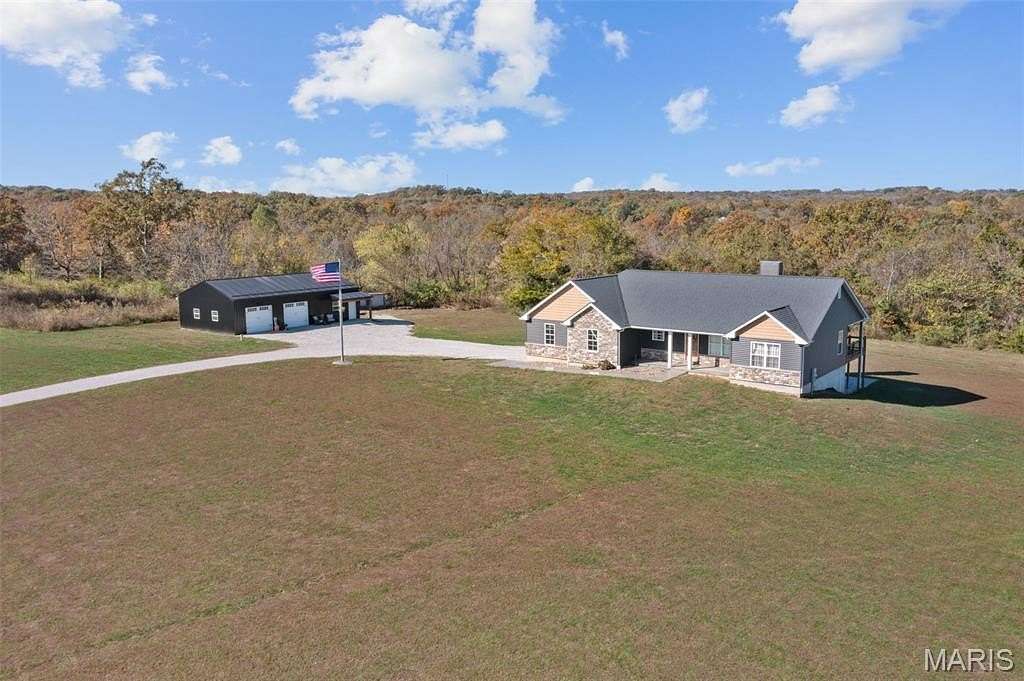 7 Acres of Residential Land with Home for Sale in De Soto, Missouri