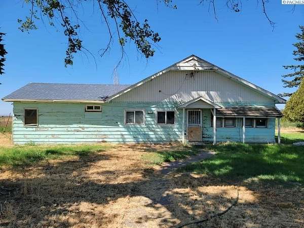 10.7 Acres of Land with Home for Sale in Mabton, Washington