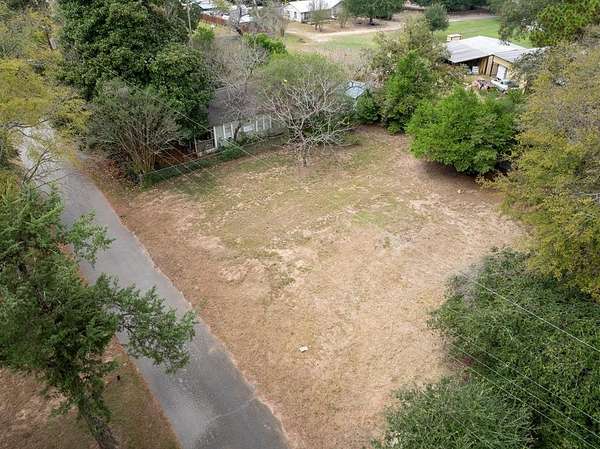 0.22 Acres of Residential Land for Sale in Grapeland, Texas