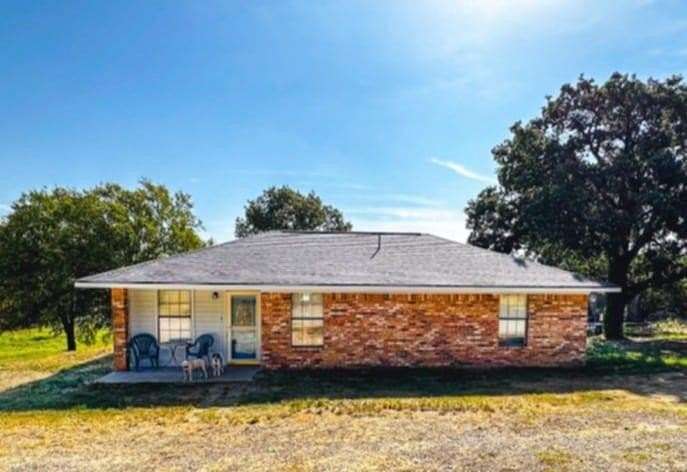 4.83 Acres of Residential Land with Home for Sale in Athens, Texas