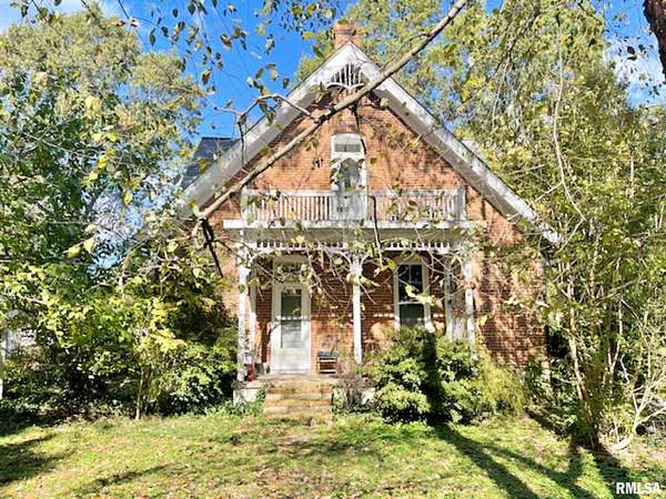 3 Acres of Residential Land with Home for Sale in Metropolis, Illinois