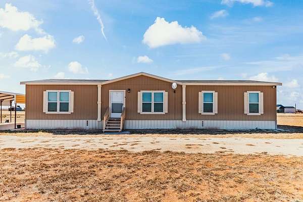 2 Acres of Residential Land with Home for Sale in Seminole, Texas