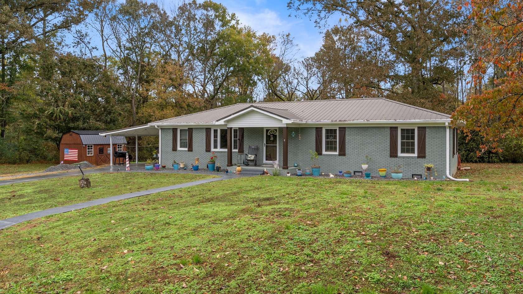 3.6 Acres of Residential Land with Home for Sale in Belvidere, Tennessee