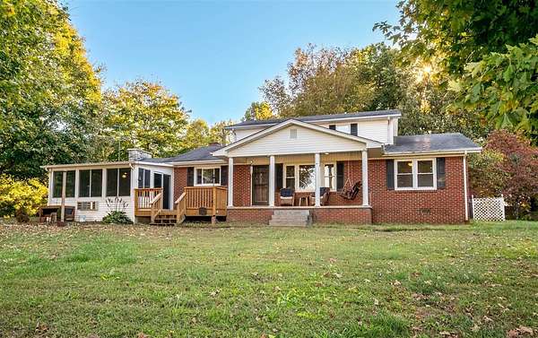 5 Acres of Residential Land with Home for Sale in Russellville, Kentucky