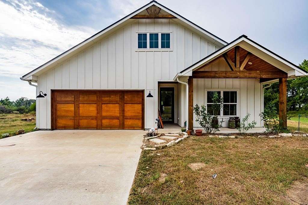 5.63 Acres of Residential Land with Home for Sale in Athens, Texas