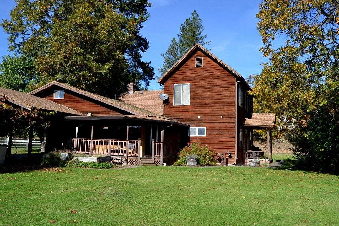 68.4 Acres of Agricultural Land with Home for Sale in Grants Pass, Oregon