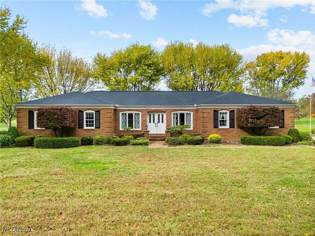 7.86 Acres of Residential Land with Home for Sale in Alliance, Ohio