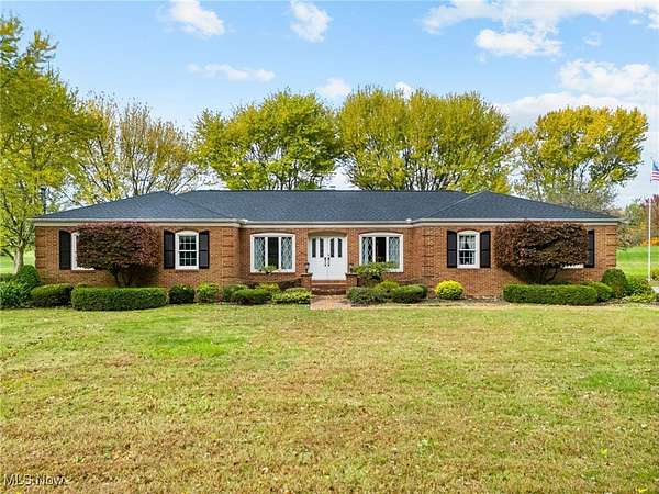 7.86 Acres of Residential Land with Home for Sale in Alliance, Ohio