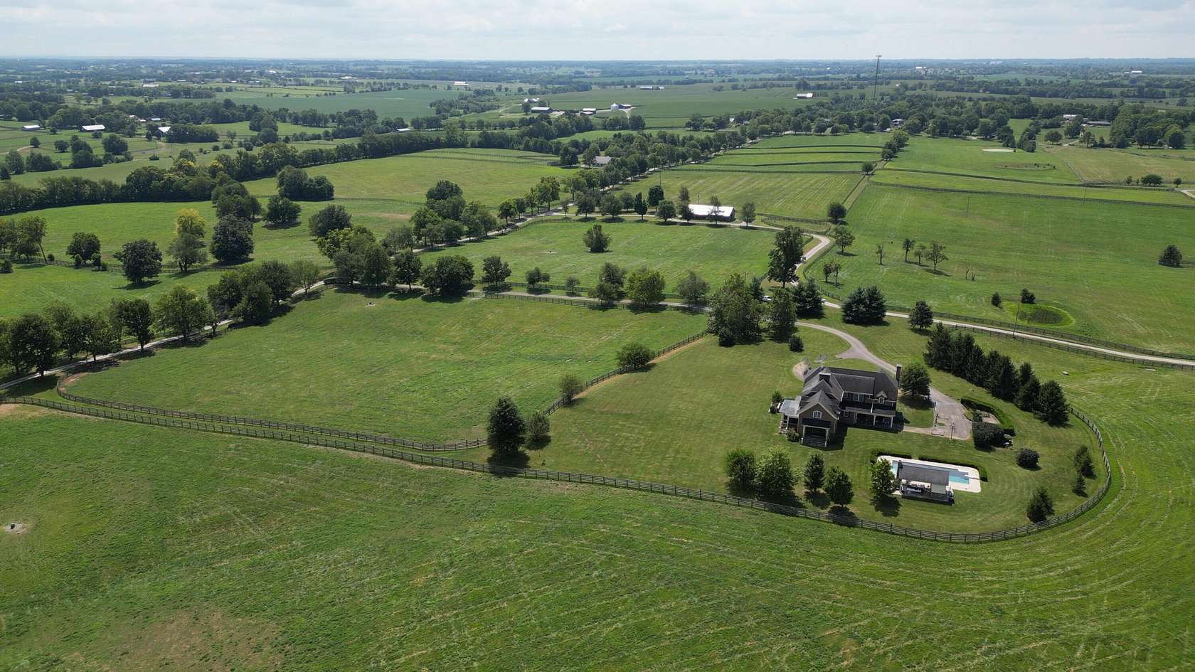284 Acres of Agricultural Land with Home for Sale in Paris, Kentucky
