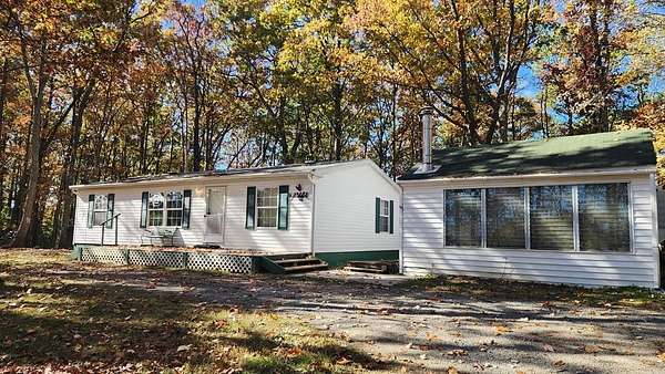 5.42 Acres of Residential Land with Home for Sale in Mapleton, Pennsylvania