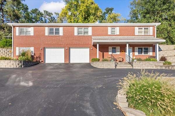 2.8 Acres of Residential Land with Home for Sale in Council Bluffs, Iowa