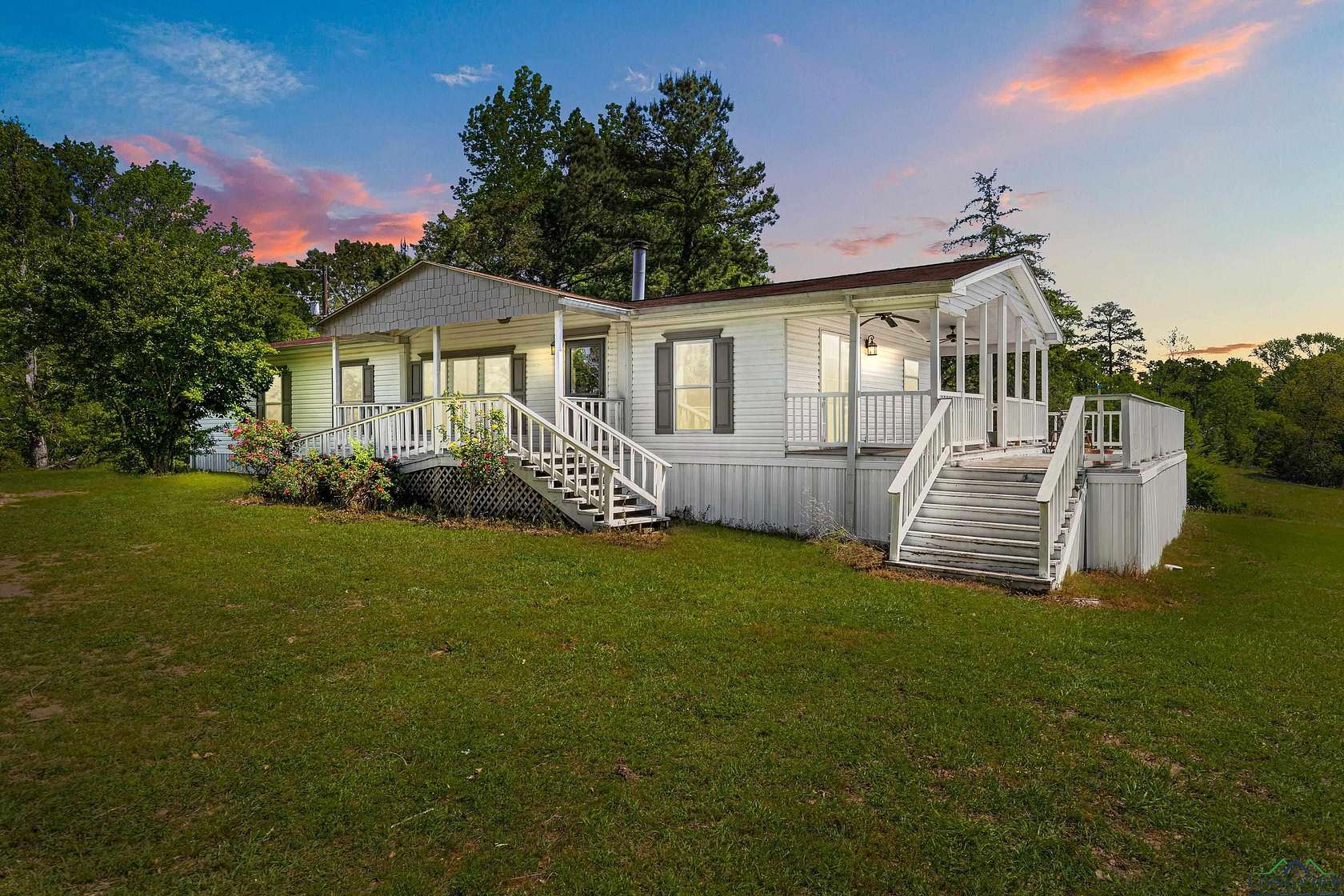 20.5 Acres of Agricultural Land with Home for Sale in Mount Enterprise, Texas