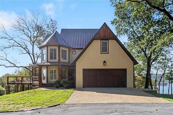 21 Acres of Land with Home for Sale in Garfield, Arkansas