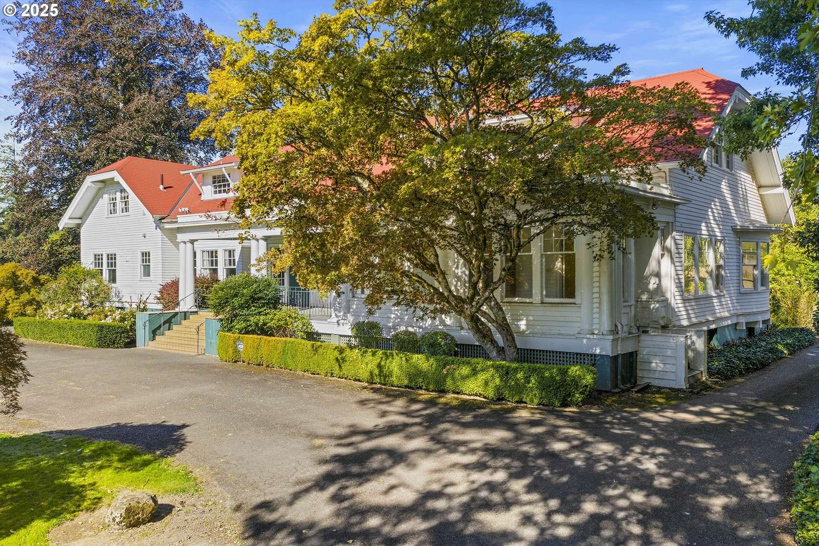 21.5 Acres of Agricultural Land with Home for Sale in Newberg, Oregon