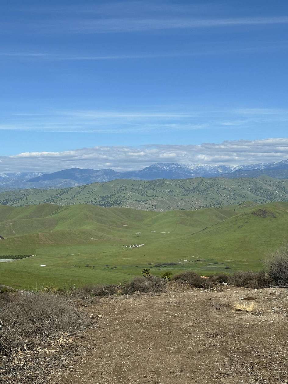 1 Acre of Residential Land for Sale in Exeter, California