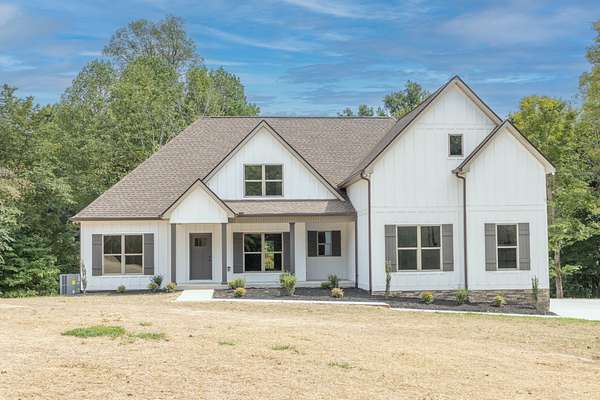 7.32 Acres of Residential Land with Home for Sale in Springfield, Tennessee