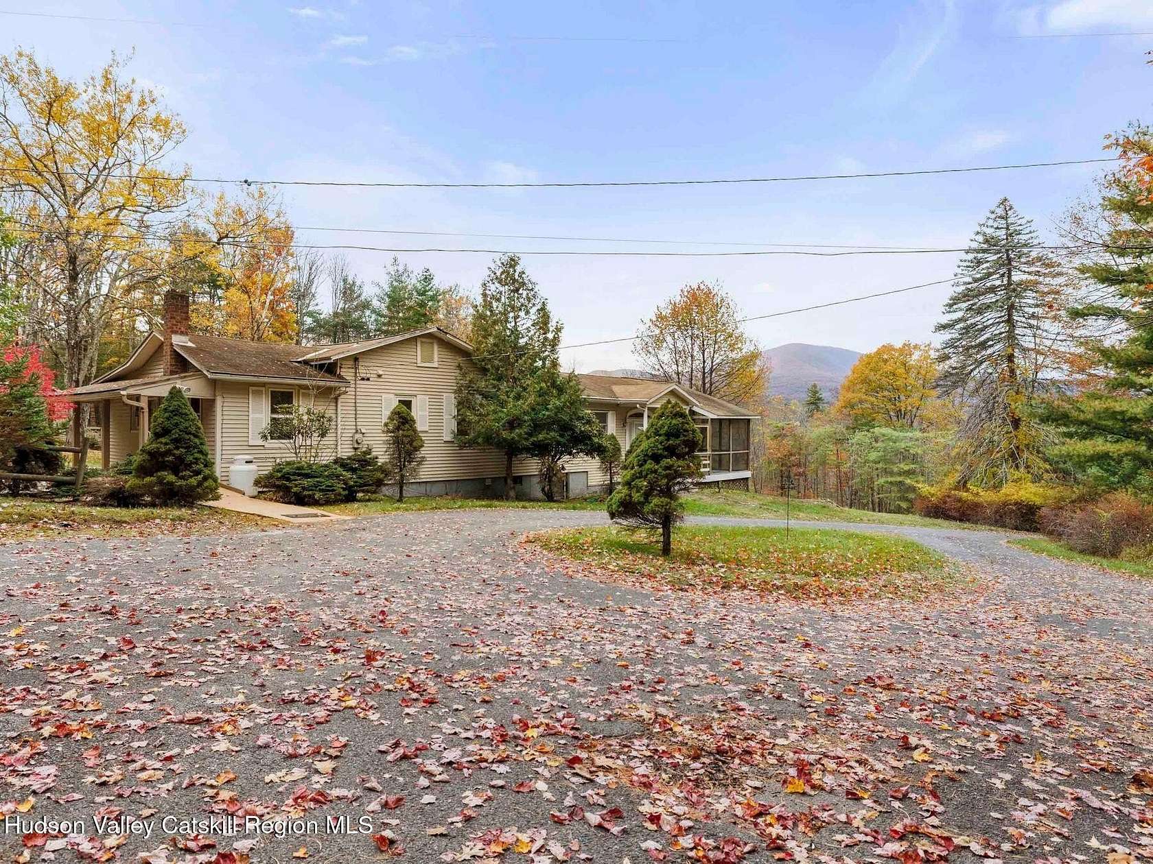 4.88 Acres of Residential Land with Home for Sale in Olivebridge, New York