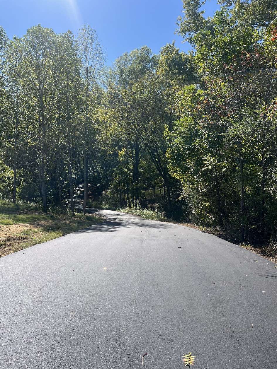 11 Acres of Recreational Land for Sale in Greenbrier, Tennessee