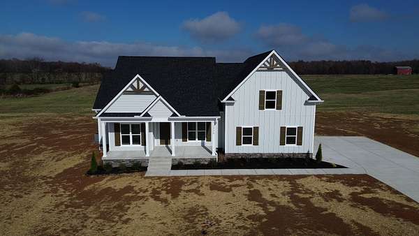 5.29 Acres of Residential Land with Home for Sale in Springfield, Tennessee