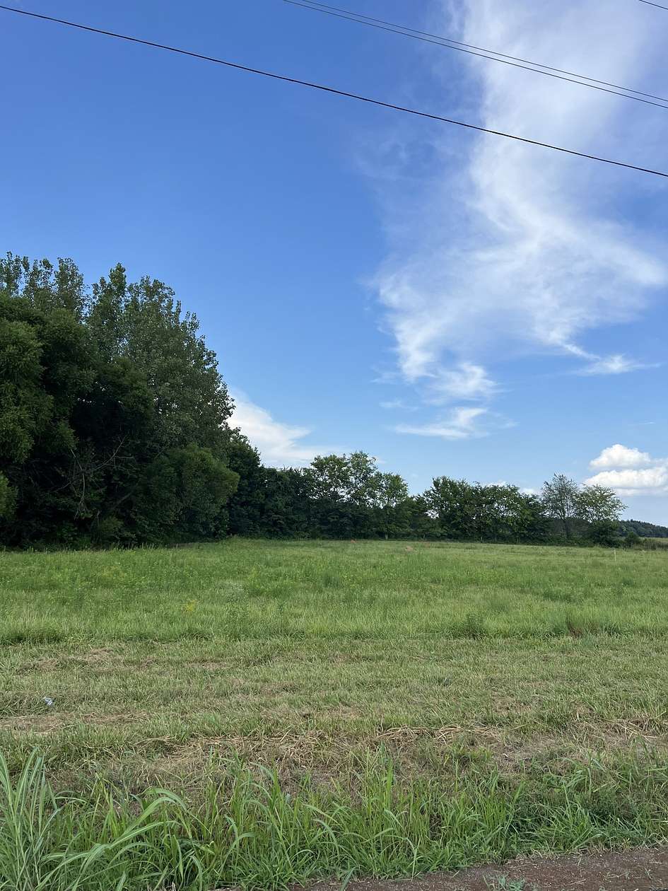 5 Acres of Residential Land for Sale in Springfield, Tennessee
