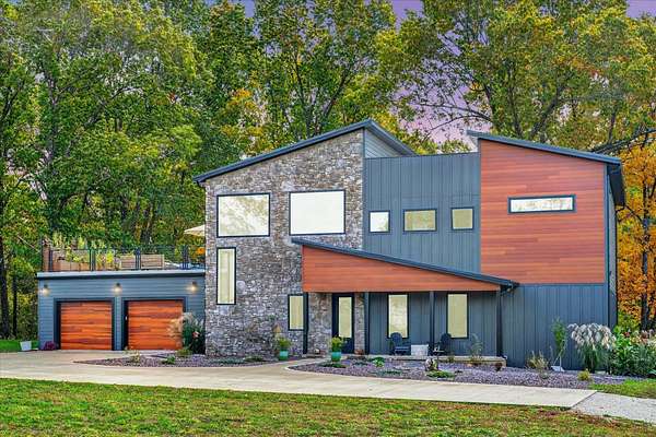 3.5 Acres of Residential Land with Home for Sale in Springfield, Missouri