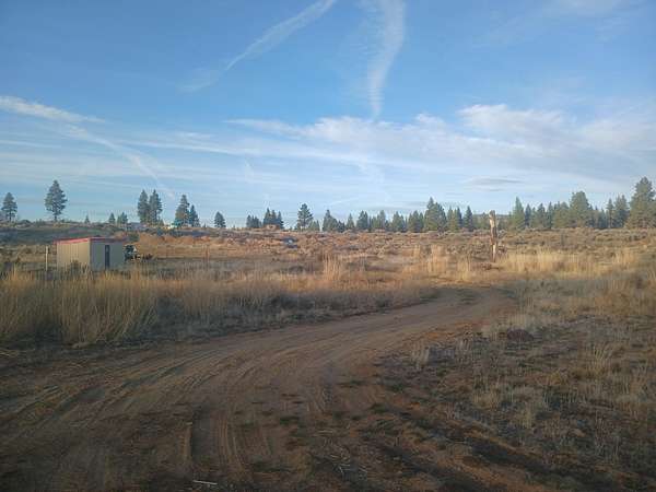 2.4 Acres of Residential Land for Sale in Chiloquin, Oregon