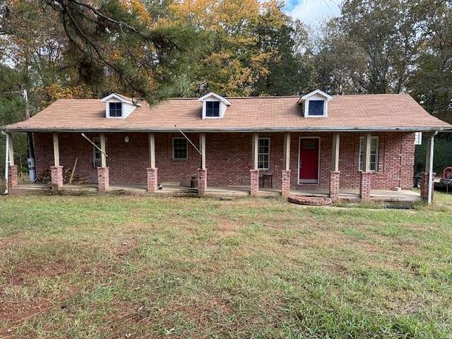 3 Acres of Residential Land with Home for Sale in Dickson, Tennessee