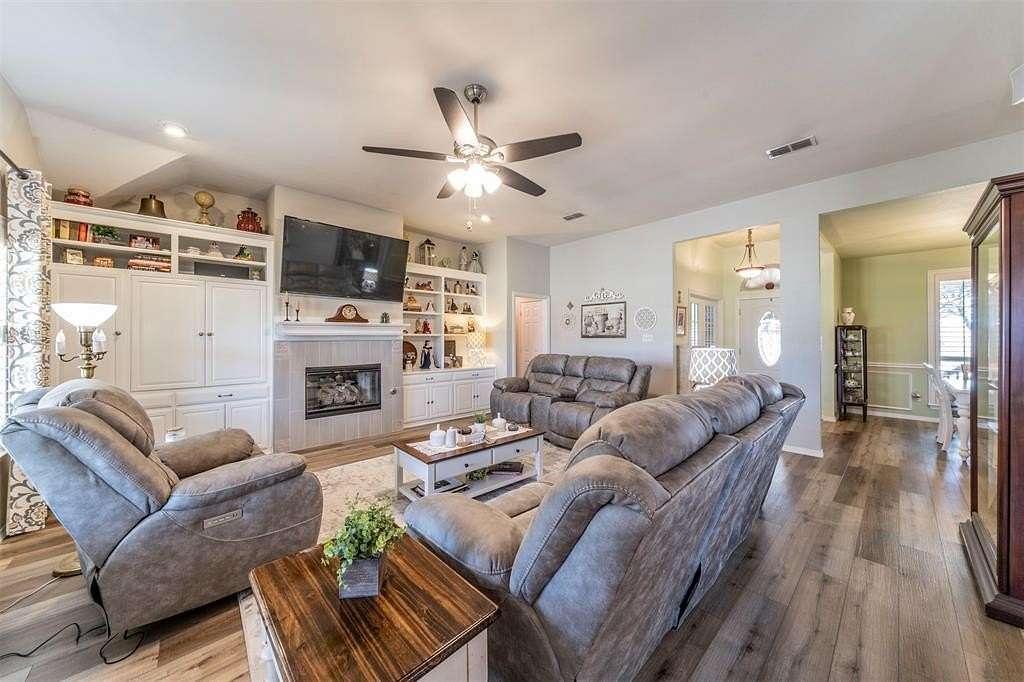 6.39 Acres of Residential Land with Home for Sale in Fort Worth, Texas