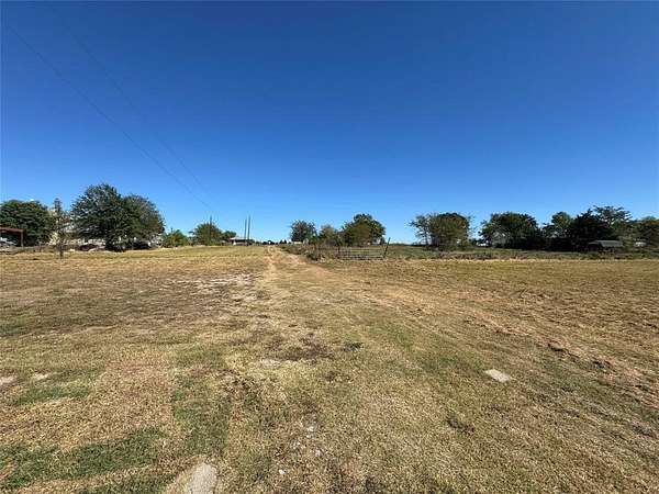6.29 Acres of Residential Land with Home for Sale in Pattonville, Texas