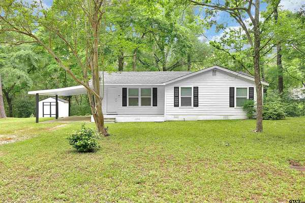 1.58 Acres of Residential Land with Home for Sale in Rusk, Texas