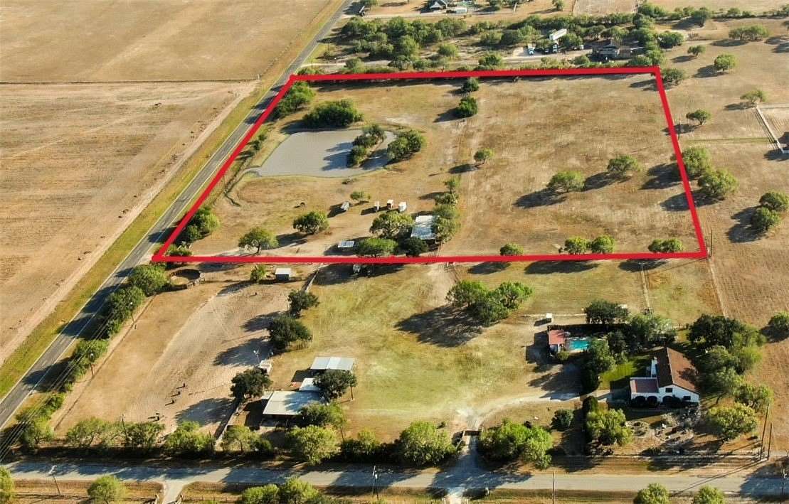 10 Acres of Improved Land for Sale in Kingsville, Texas