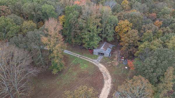 9.6 Acres of Residential Land with Home for Sale in Florence, Alabama